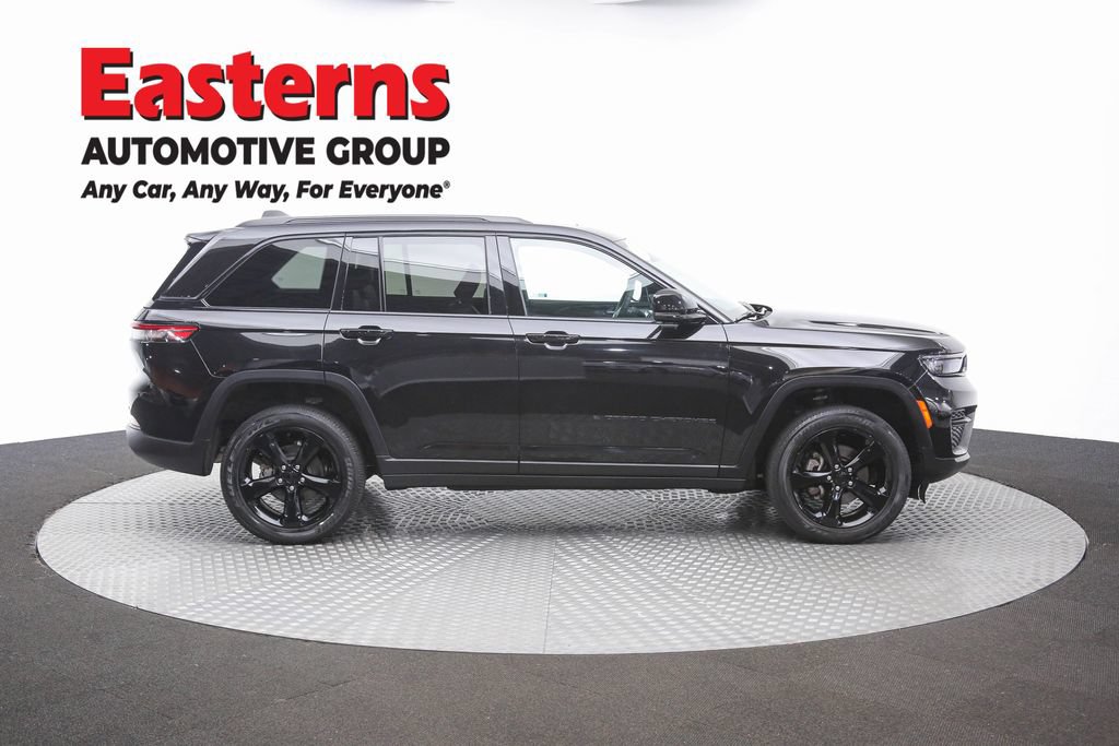 Used 2024 Jeep Grand Cherokee Altitude AWD/4WD image 46