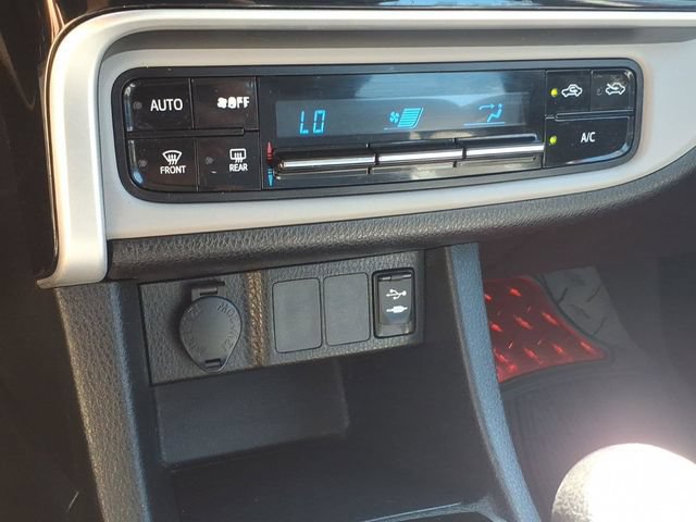 Used 2019 Toyota Corolla LE FWD image 16