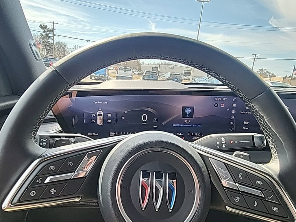 Used 2025 Buick Enclave Sport Touring image 22