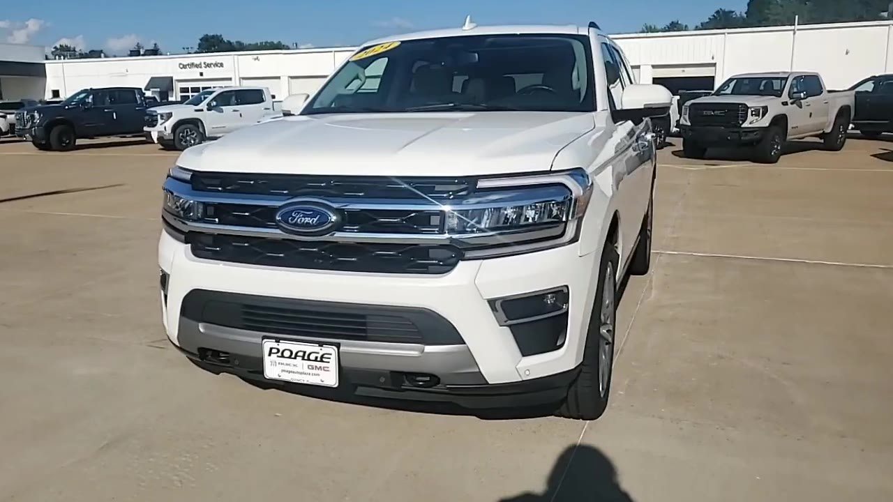 Used 2024 Ford Expedition Limited AWD/4WD image 3