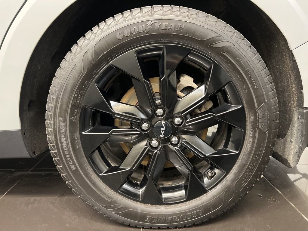 Used 2024 Kia Carnival SX image 7