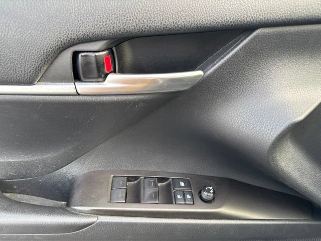 Used 2021 Toyota Camry SE FWD image 23