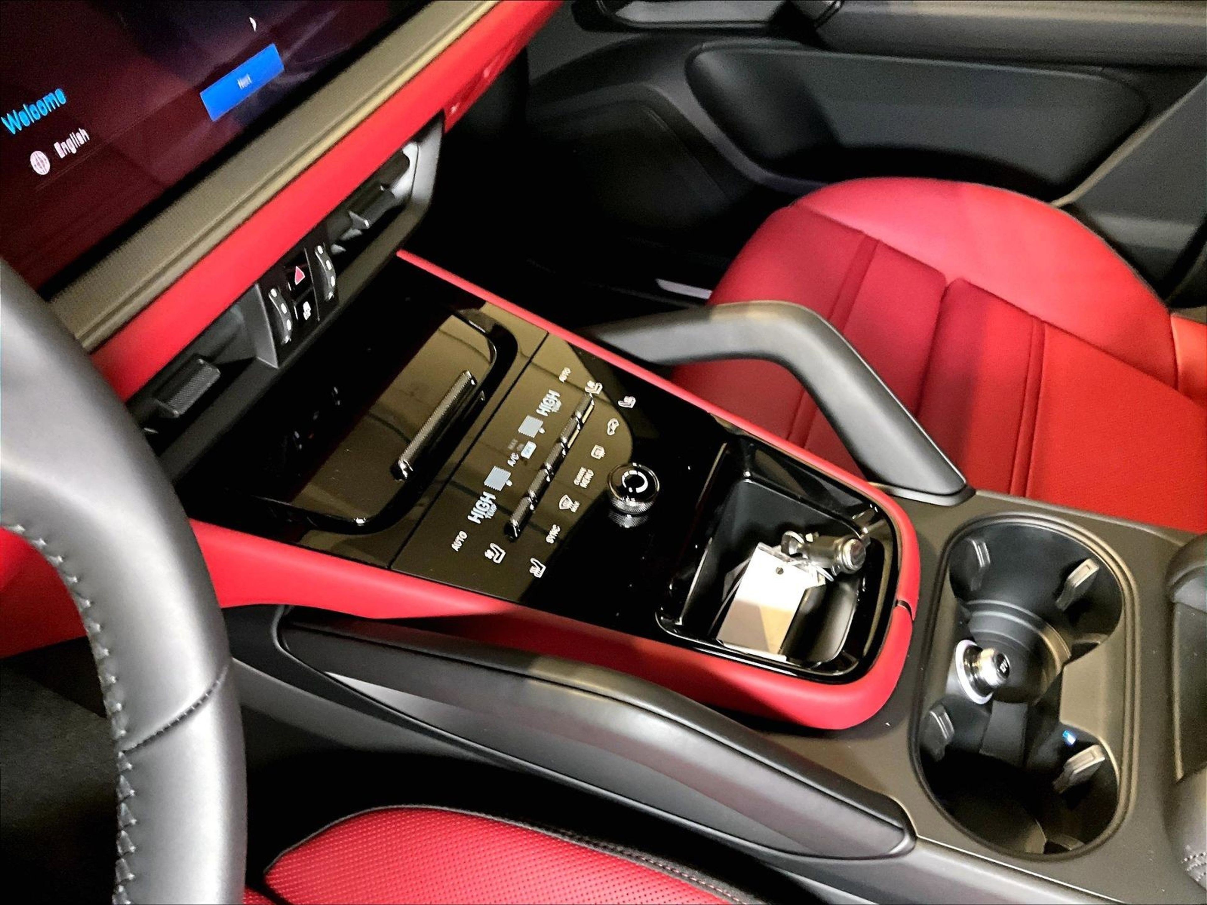 New 2026 Porsche Cayenne S image 11