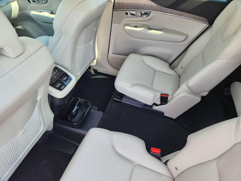 Used 2023 Volvo XC90 B6 Plus w/ Protection Package Premier AWD/4WD image 27