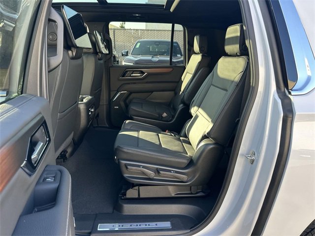 New 2026 GMC Yukon XL Denali w/ Denali Reserve Package image 26