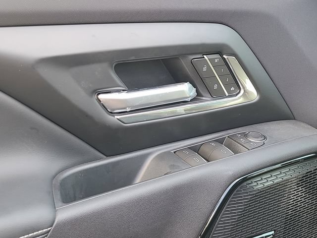 New 2026 Chevrolet Silverado EV LT w/ Plus Package AWD/4WD image 18