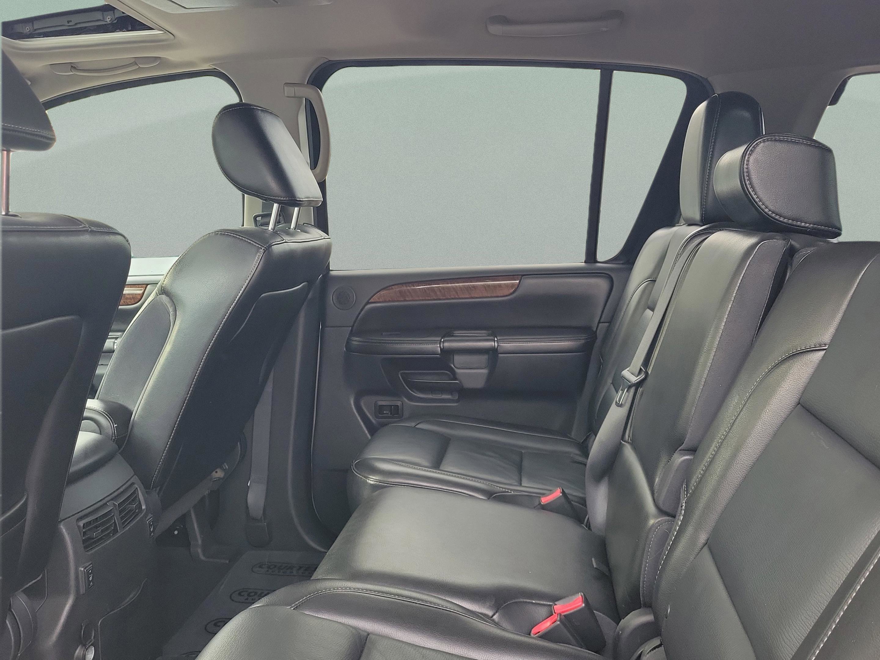 Used 2012 Nissan Armada Platinum image 7