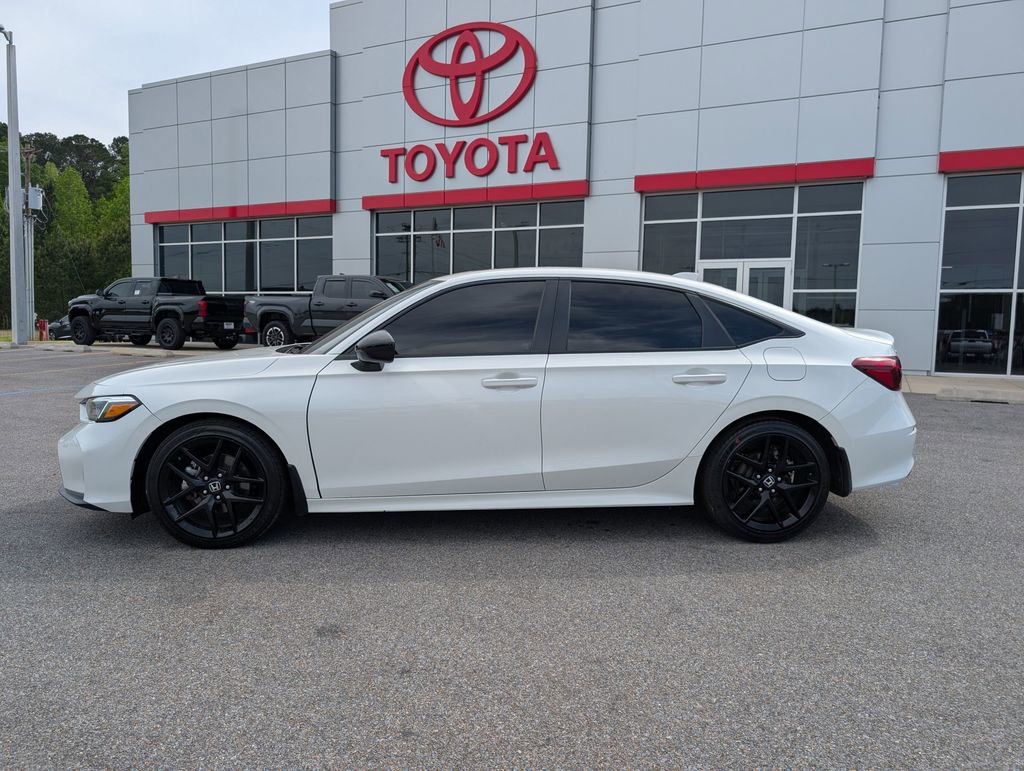 Used 2025 Honda Civic Sport Touring image 2