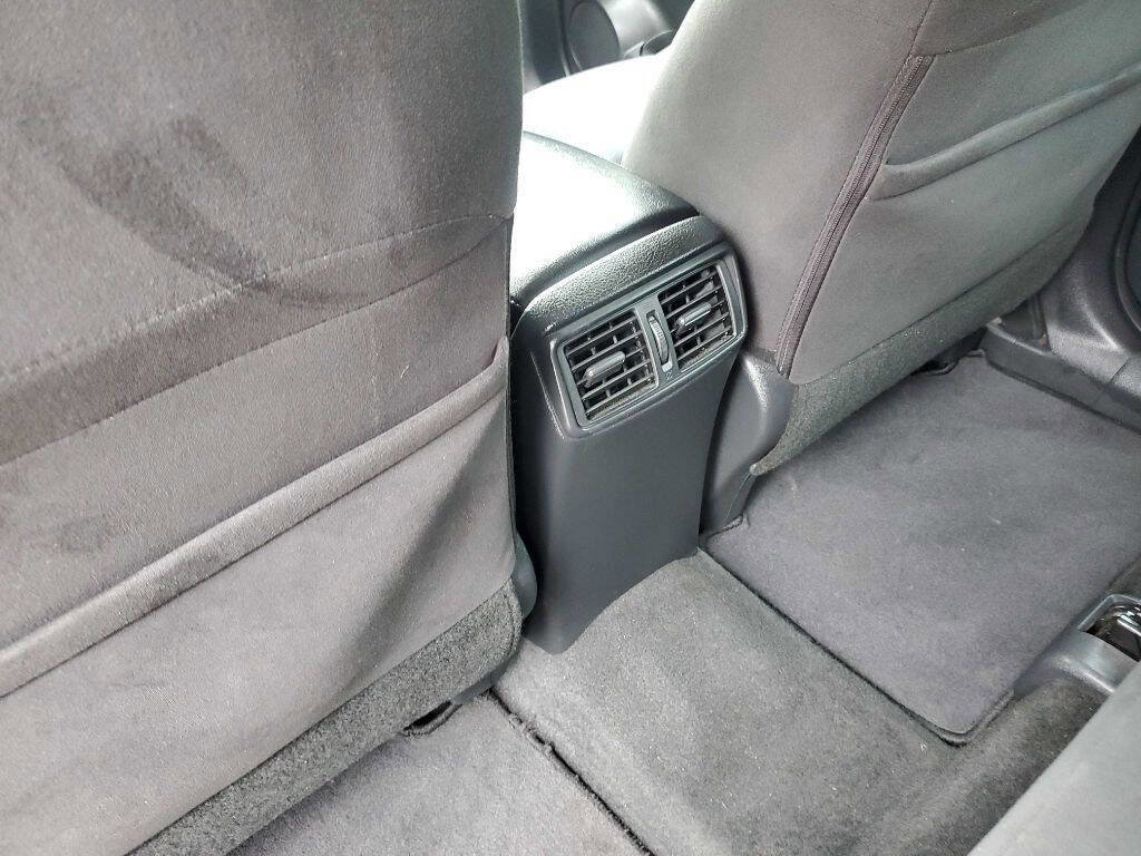 Used 2015 Nissan Rogue S AWD/4WD image 20