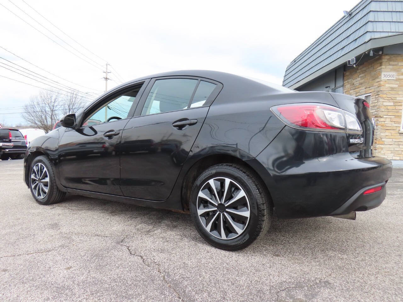 Used 2011 MAZDA MAZDA3 i Sport FWD image 3