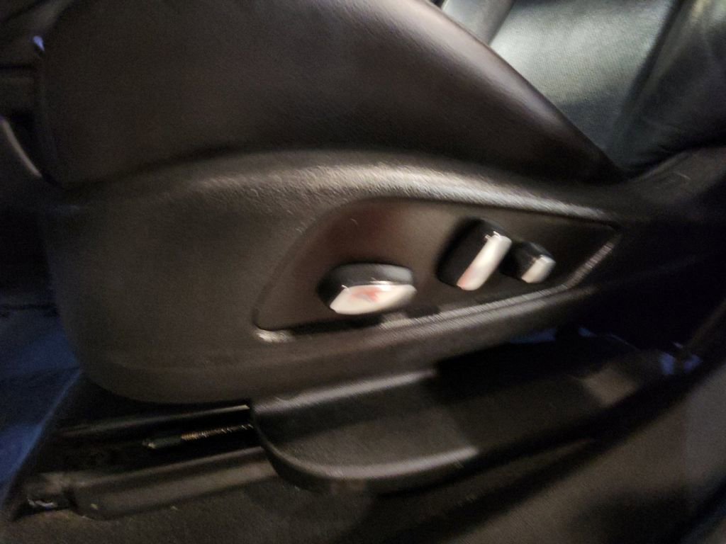 Used 2020 Cadillac XT5 Premium Luxury image 13