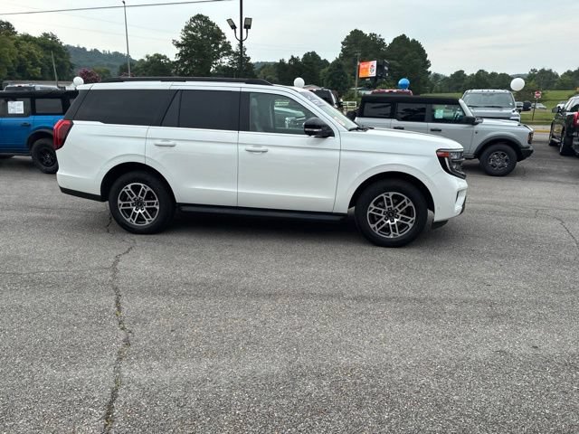Used 2025 Ford Expedition Active AWD/4WD image 43