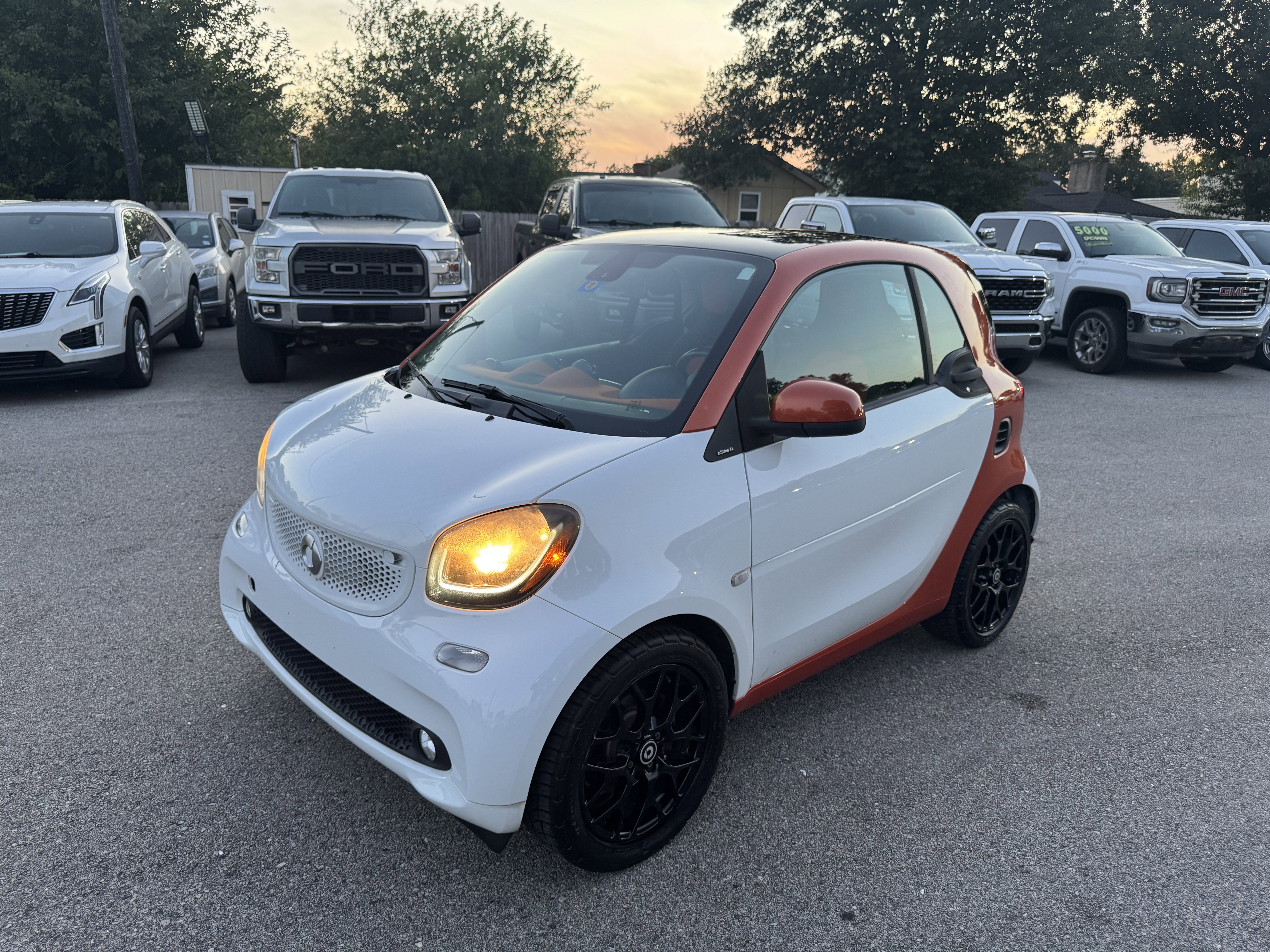 Used 2016 smart fortwo passion image 4