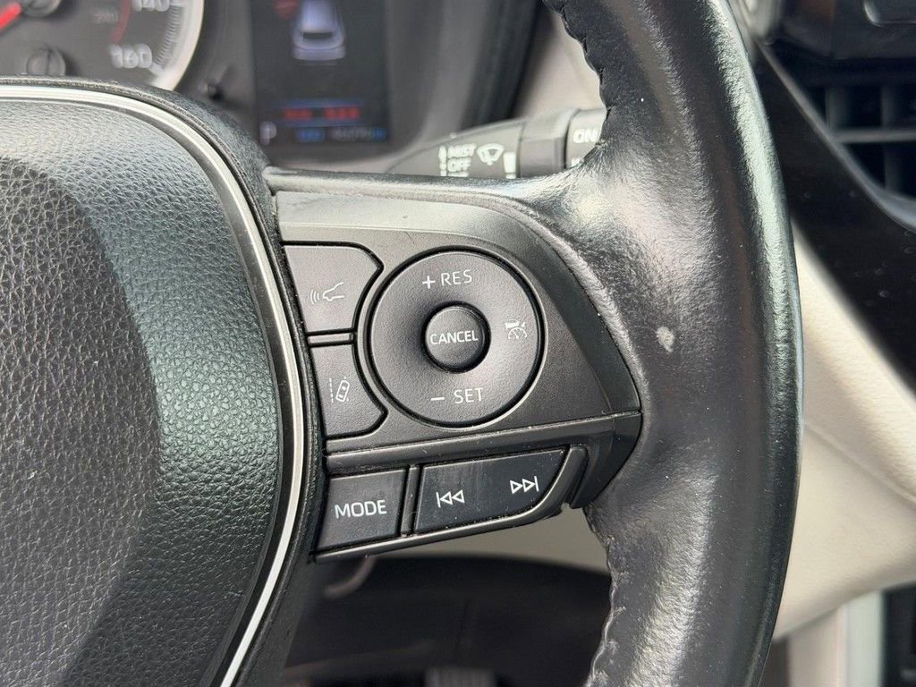 Used 2022 Toyota Corolla Cross LE image 19
