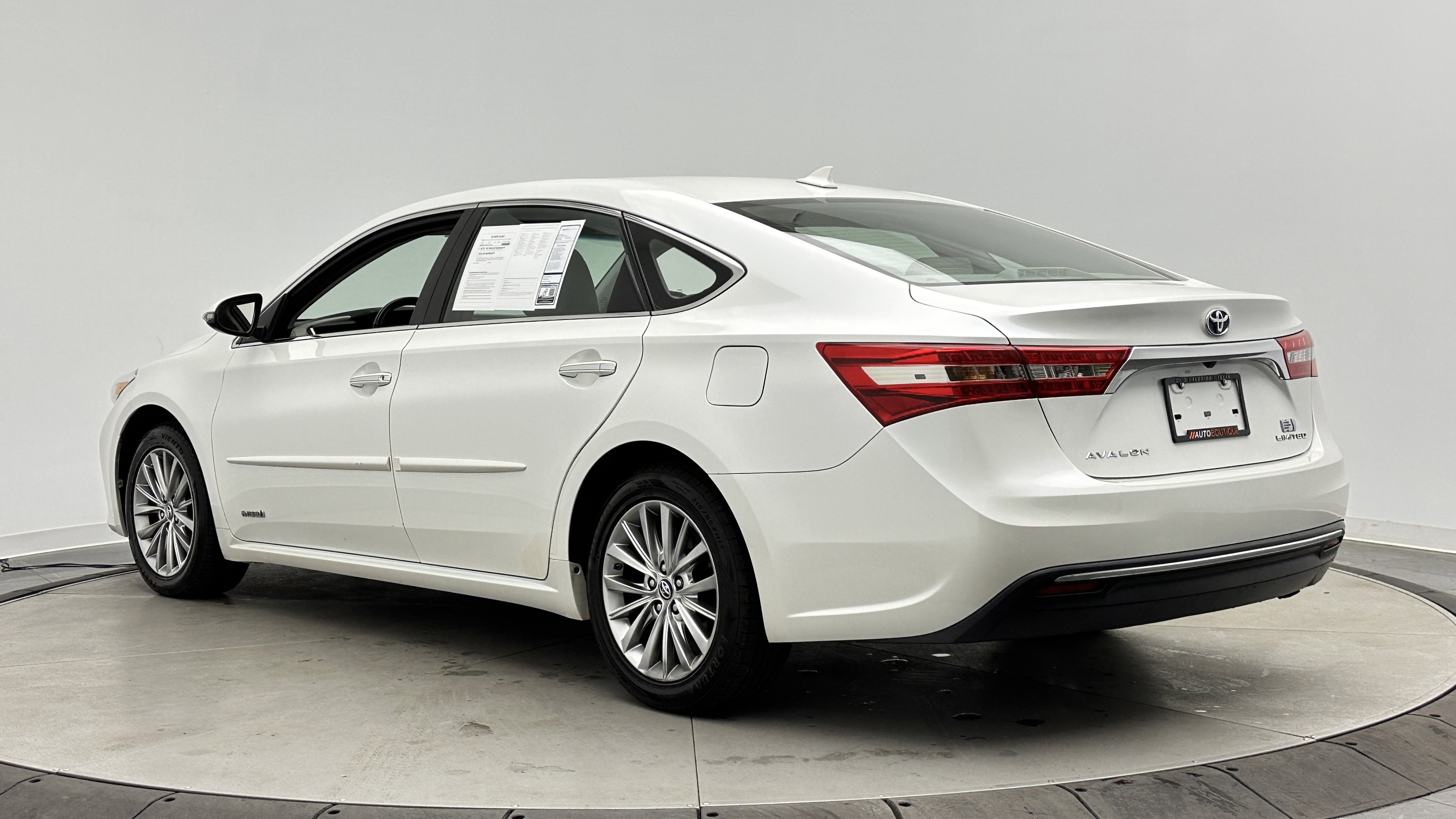 Used 2018 Toyota Avalon Limited w/ Protection Package FWD image 7