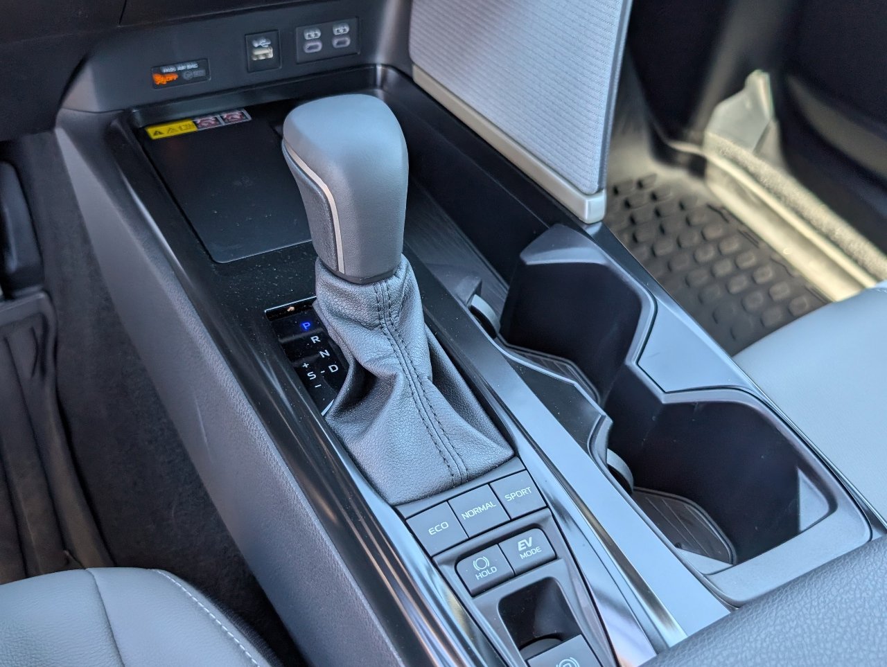 Used 2026 Toyota Camry SE w/ Convenience Package image 16