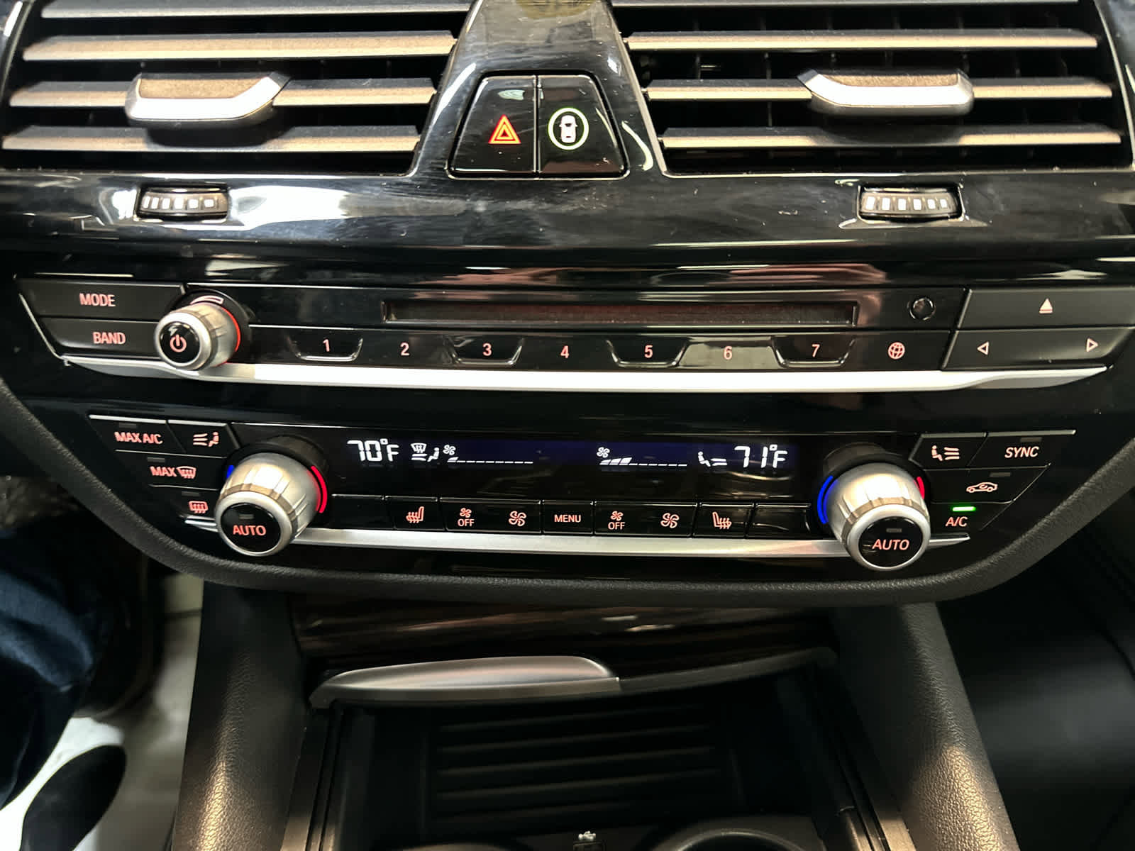 Used 2019 BMW 530i xDrive w/ Convenience Package image 17