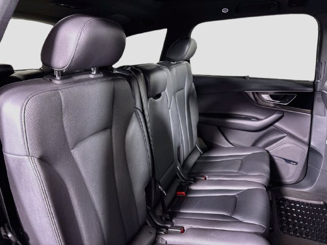 Used 2017 Audi Q7 3.0T Prestige AWD/4WD image 29