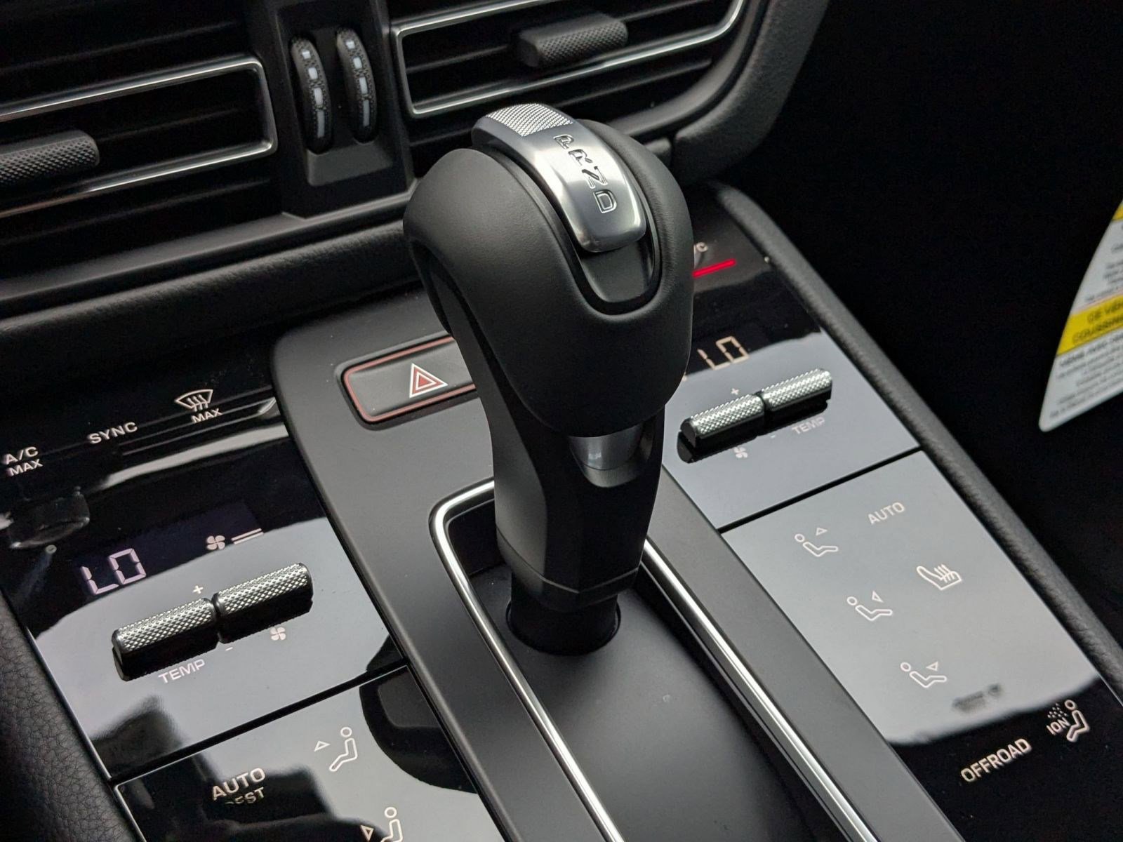 Certified 2026 Porsche Macan AWD/4WD image 20