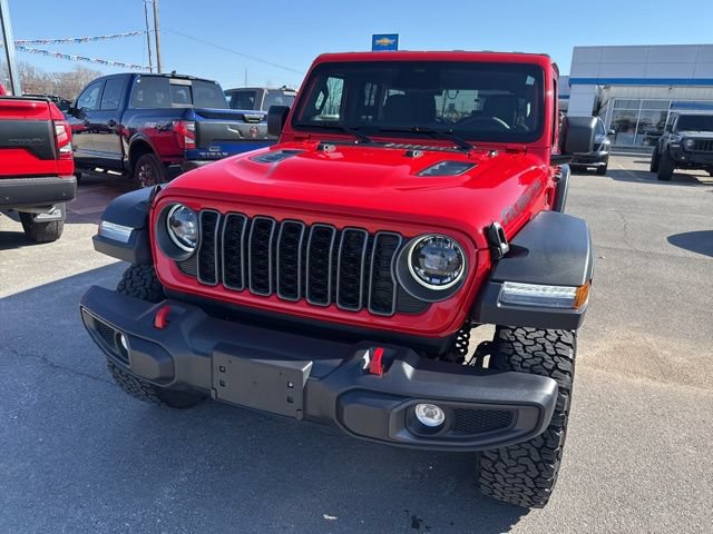 Used 2025 Jeep Wrangler Unlimited Rubicon AWD/4WD image 3