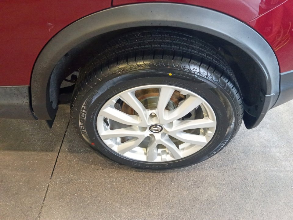 Used 2020 Nissan Rogue Sport SV w/ Technology Package FWD image 26