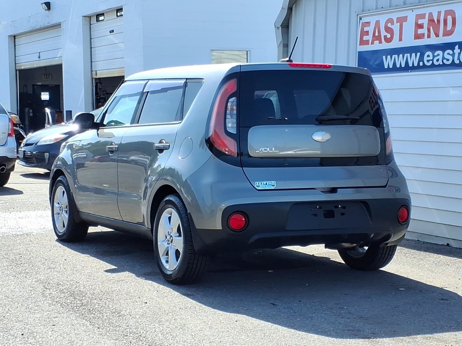 Used 2017 Kia Soul FWD image 3