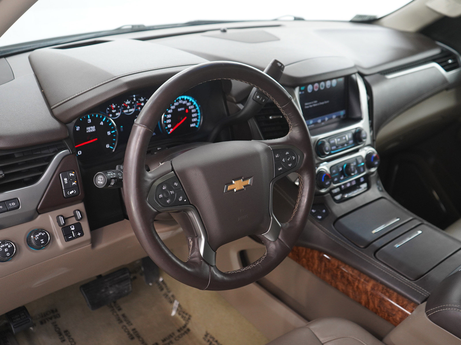 Used 2018 Chevrolet Suburban Premier AWD/4WD image 26