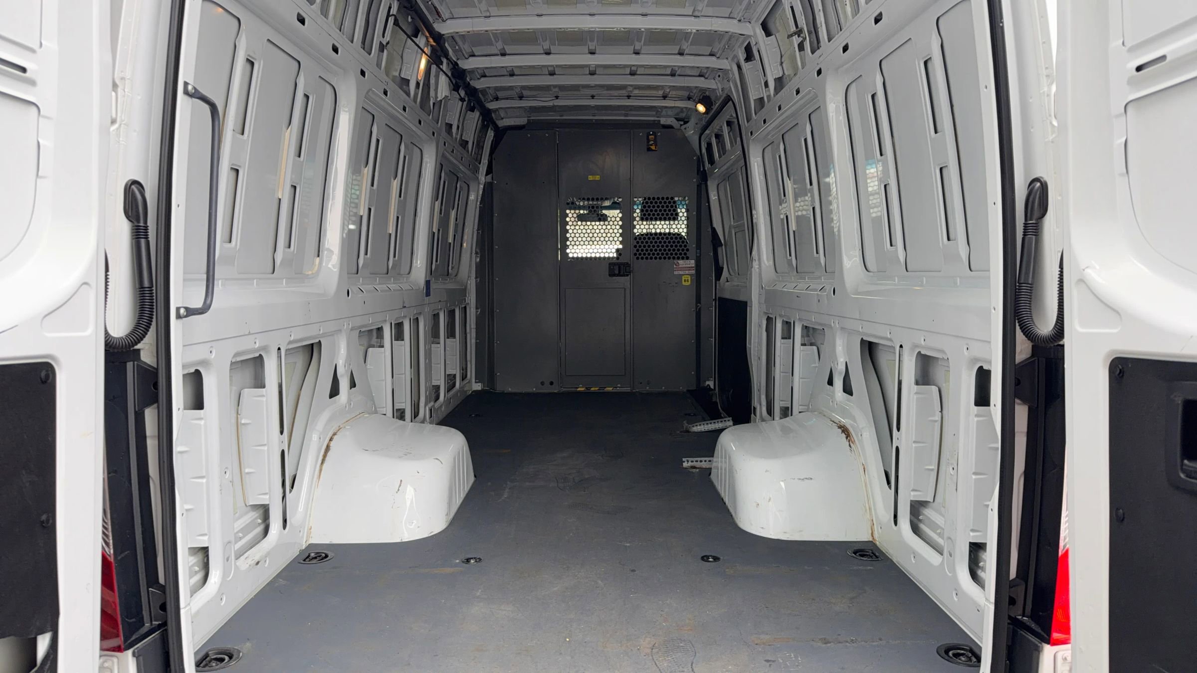 Used 2020 Mercedes-Benz Sprinter 3500 image 19