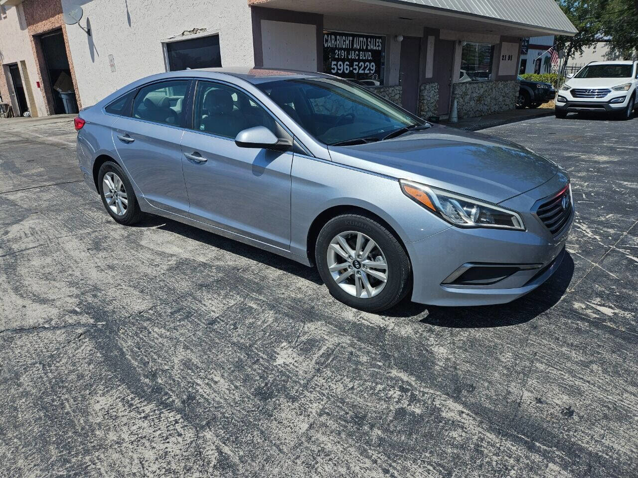 Used 2017 Hyundai Sonata SE FWD image 1