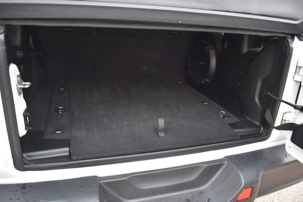 Used 2018 Jeep Wrangler Unlimited Sahara image 20