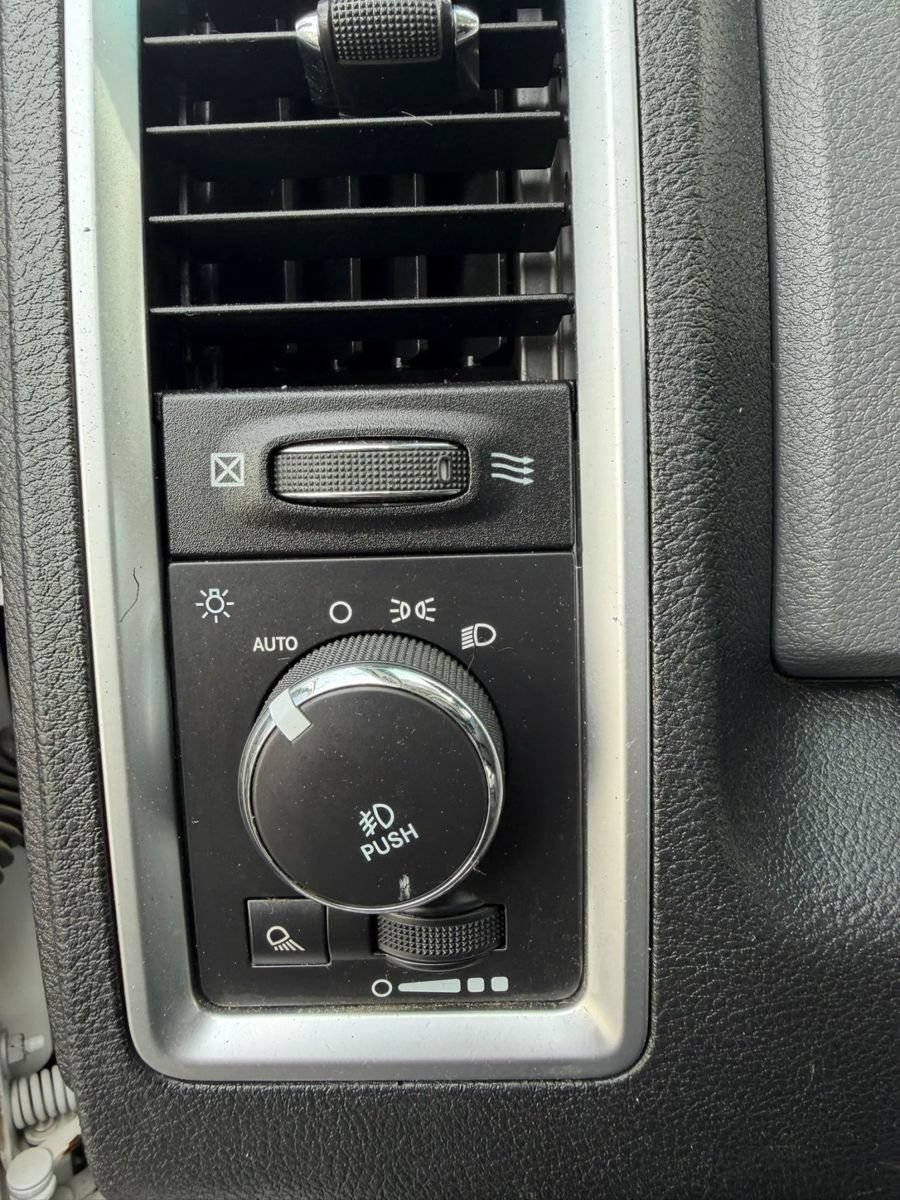 Used 2017 RAM 1500 Big Horn RWD image 17