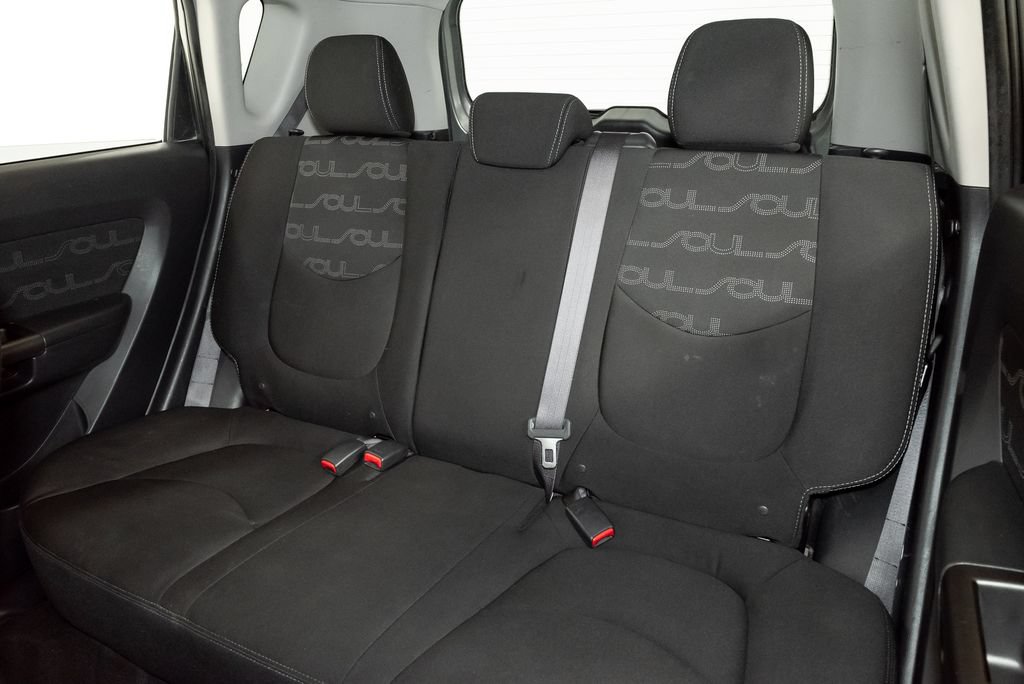 Used 2013 Kia Soul + FWD image 17