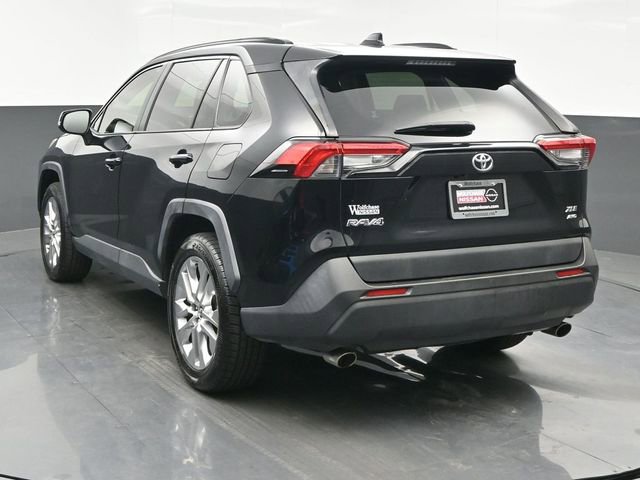 Used 2019 Toyota RAV4 XLE Premium w/ Cold Weather Package image 4