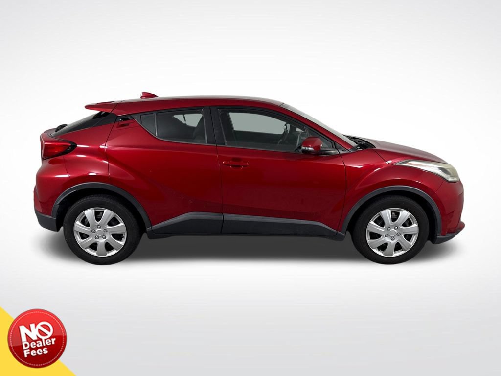 Used 2020 Toyota C-HR LE FWD image 2