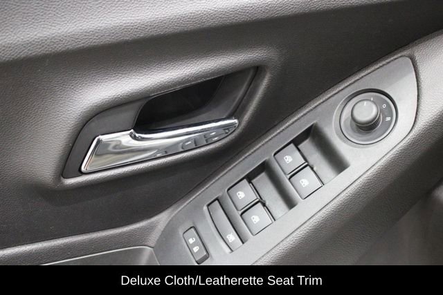 Used 2019 Chevrolet Trax LT w/ LT Convenience Package image 20