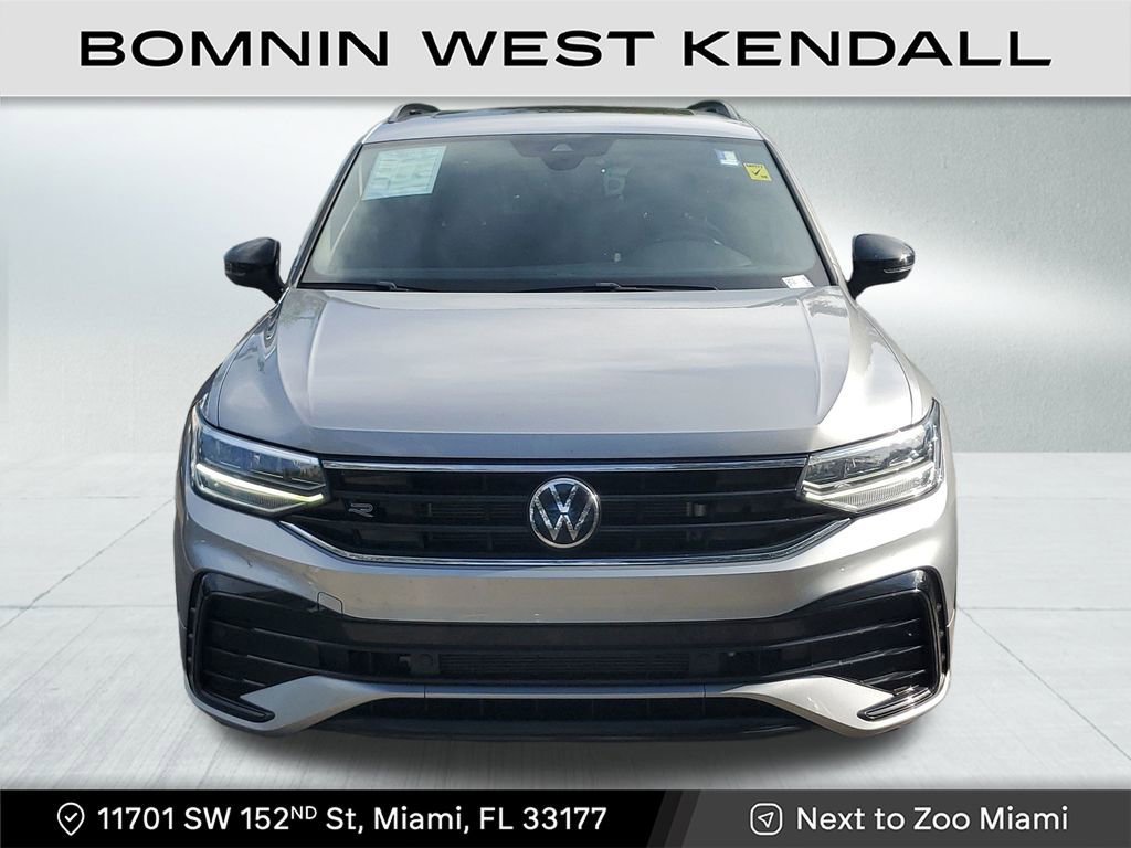 Used 2022 Volkswagen Tiguan SE R-Line image 2