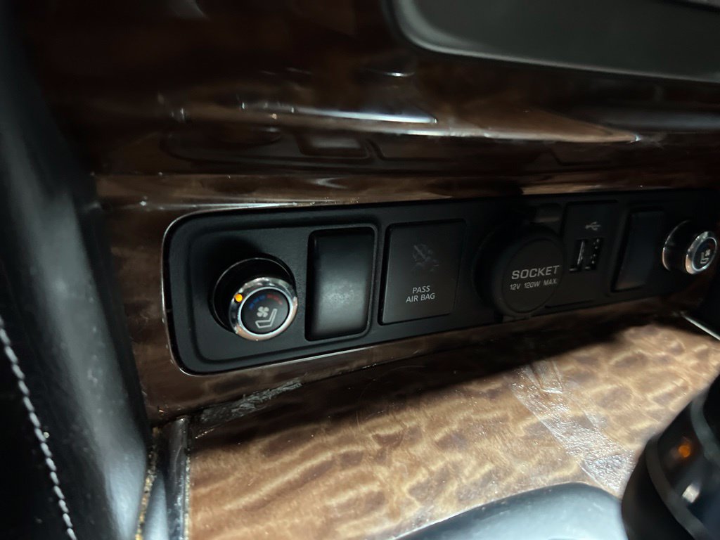 Used 2019 Nissan Armada Platinum w/ Captain's Chairs Package RWD image 32