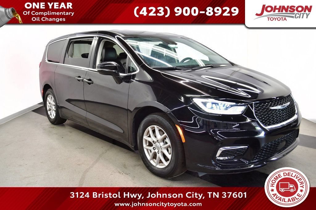 Used 2024 Chrysler Pacifica Touring-L FWD image 1