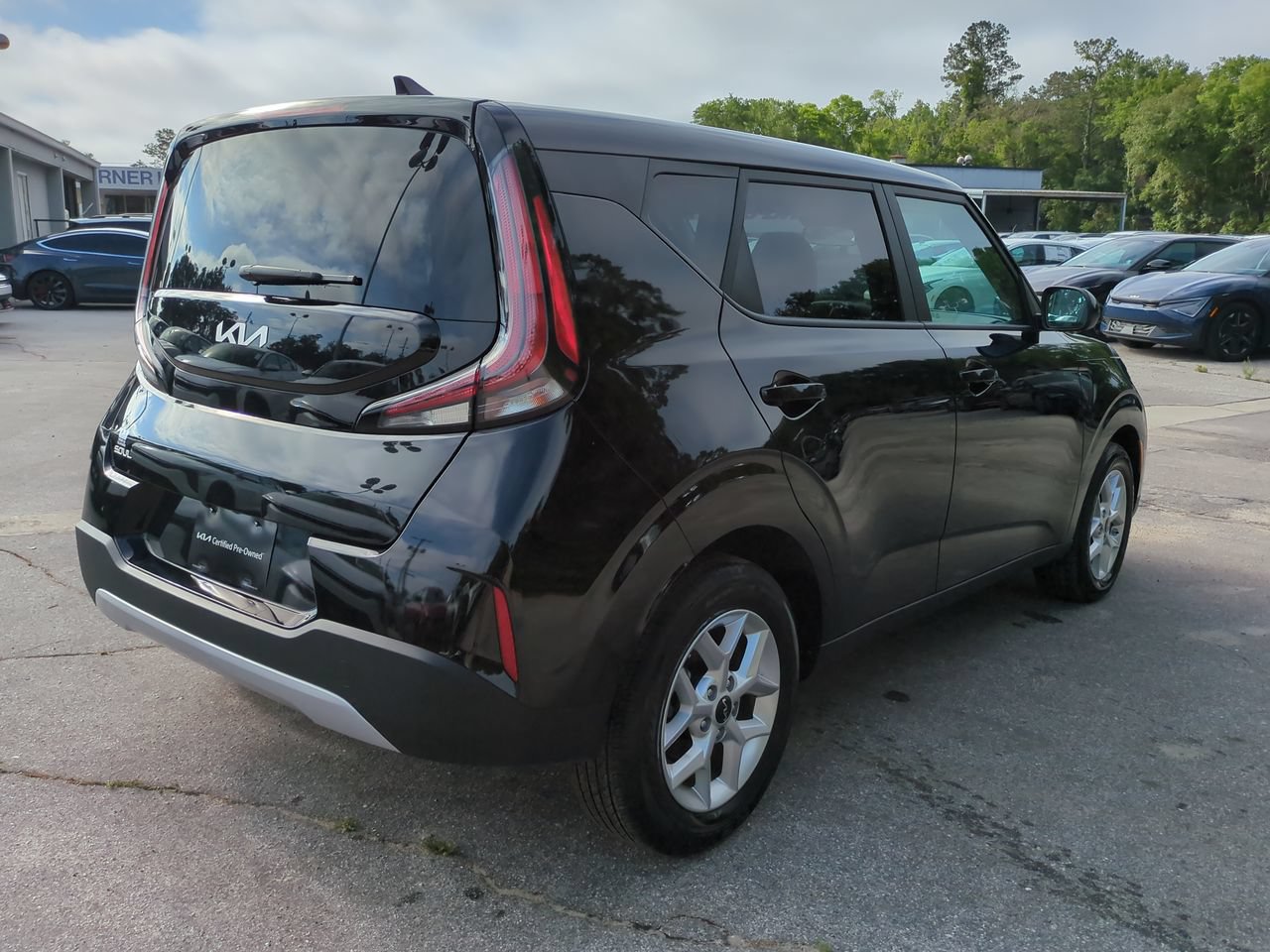 Certified 2025 Kia Soul LX w/ LX Technology Package FWD image 5