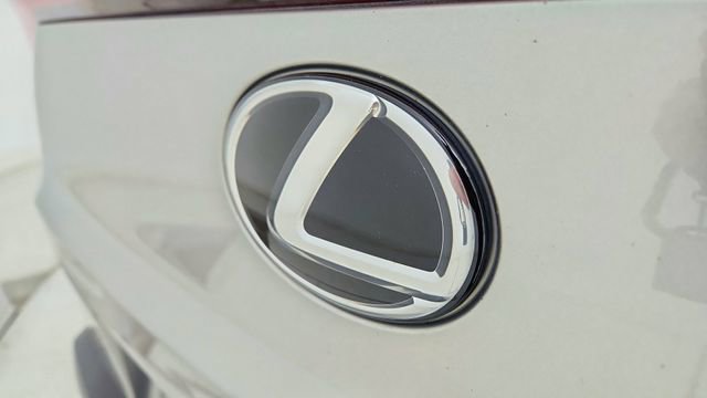 Used 2019 Lexus UX 200 FWD image 16