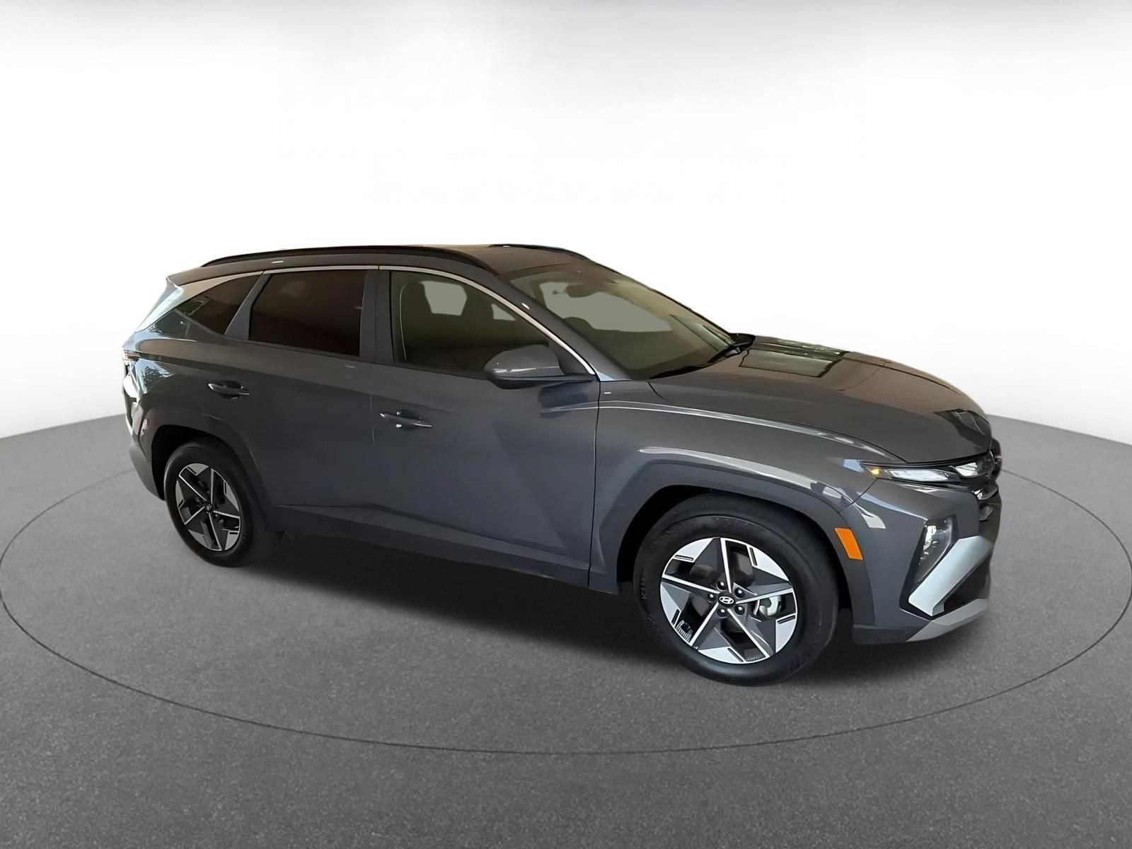 Used 2026 Hyundai Tucson SEL FWD image 2