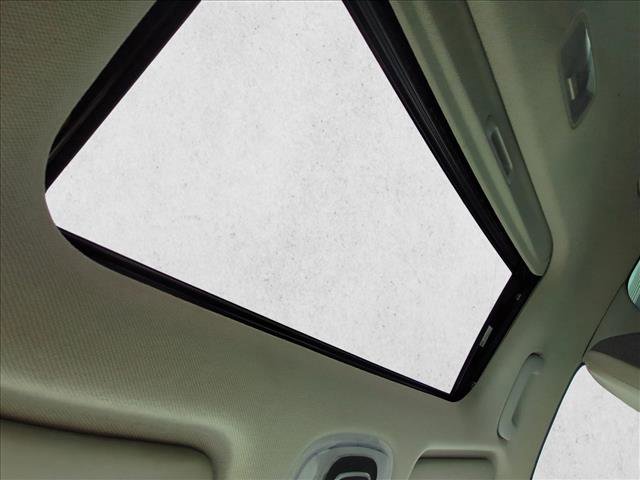 Used 2021 Hyundai Elantra Limited image 15