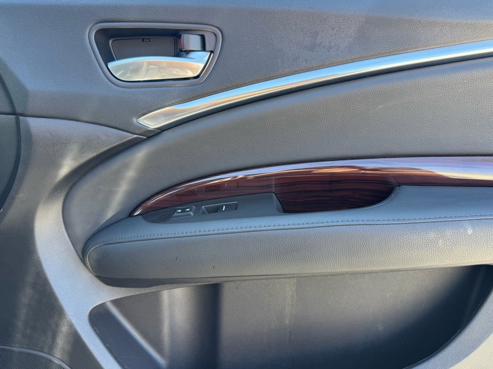 Used 2016 Acura MDX SH-AWD image 25