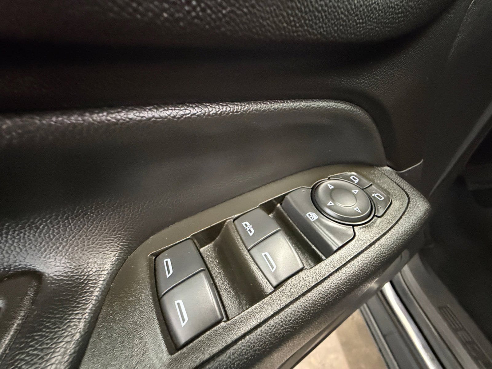 Used 2023 Chevrolet Equinox LT AWD/4WD image 23