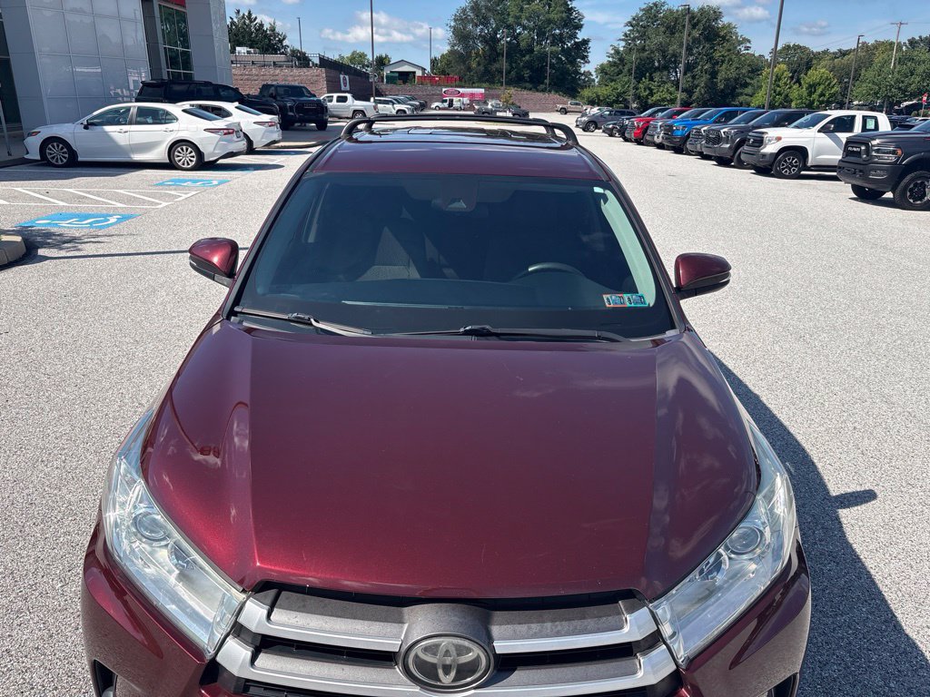 Used 2019 Toyota Highlander LE AWD/4WD image 9