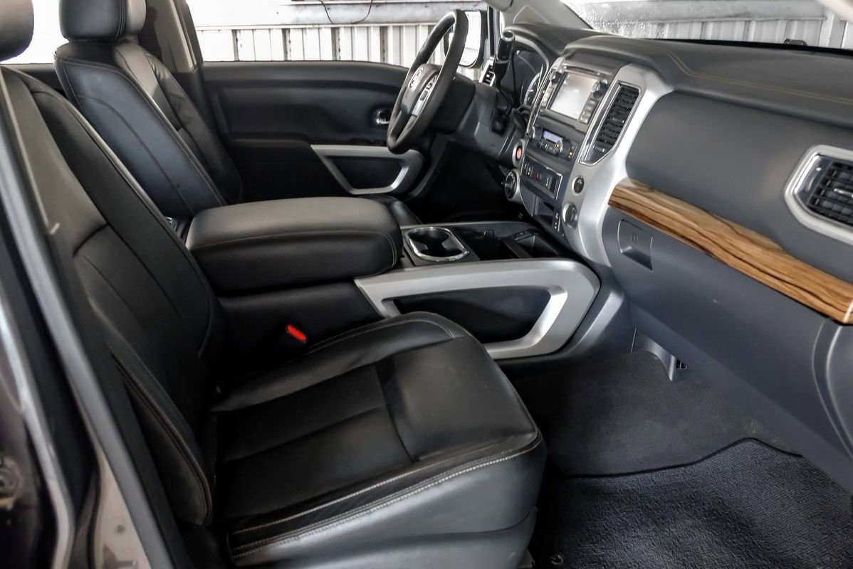 Used 2017 Nissan Titan SL AWD/4WD image 12