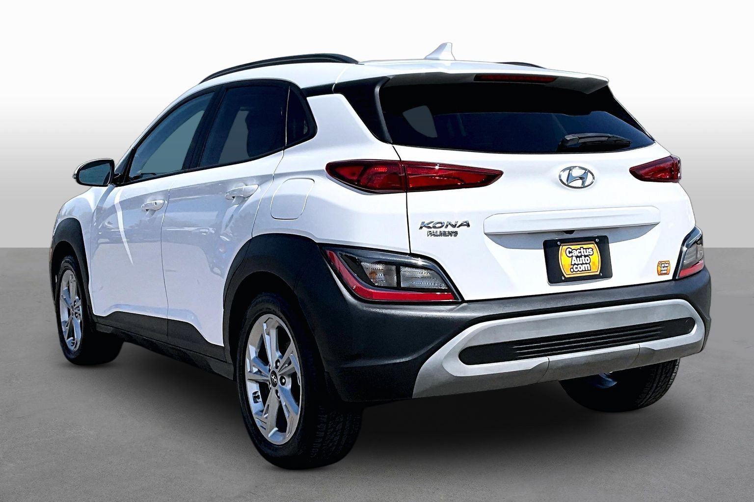 Used 2022 Hyundai Kona SEL w/ Convenience Package FWD image 11
