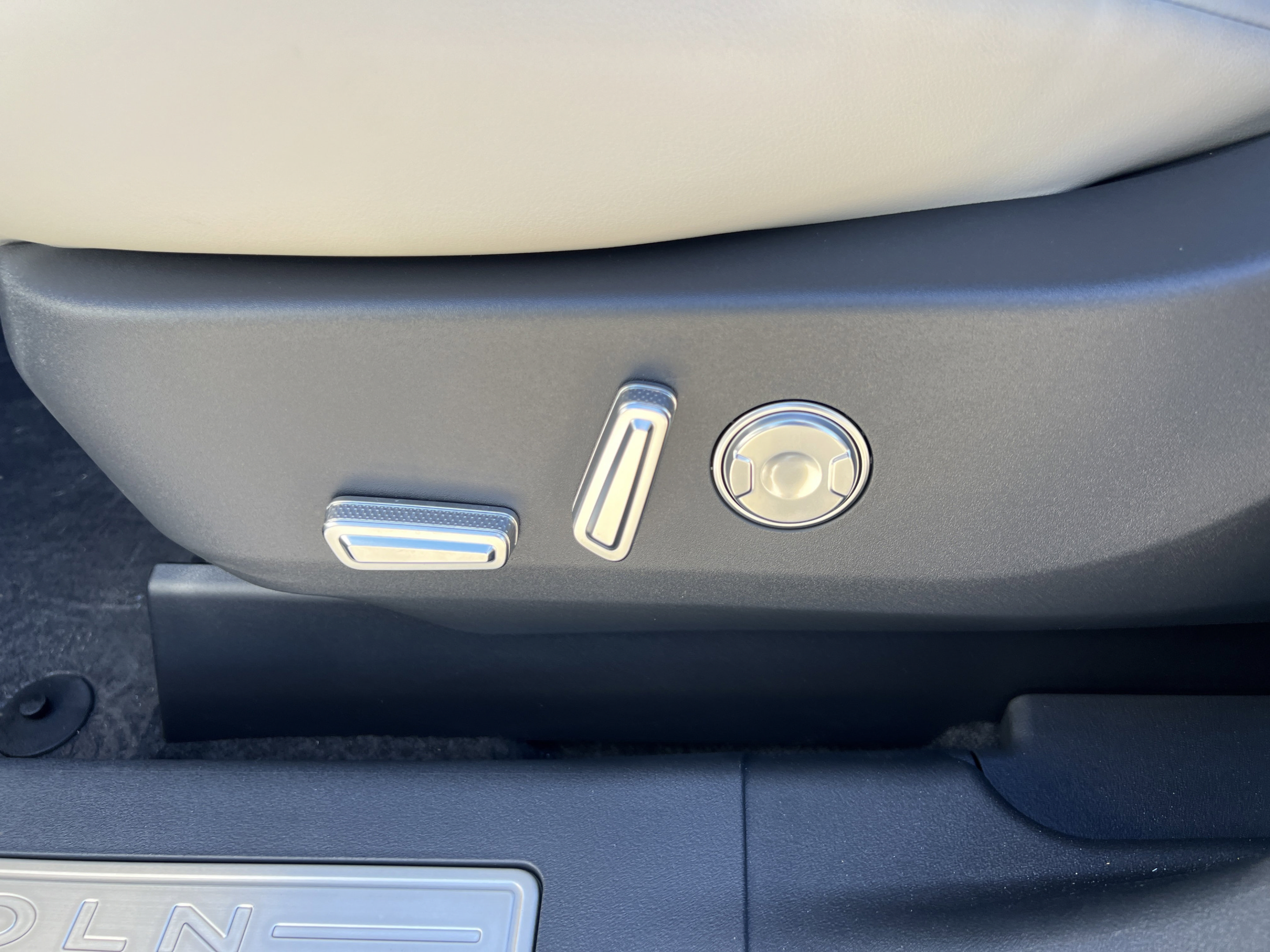 New 2026 Lincoln Nautilus Reserve AWD/4WD image 21