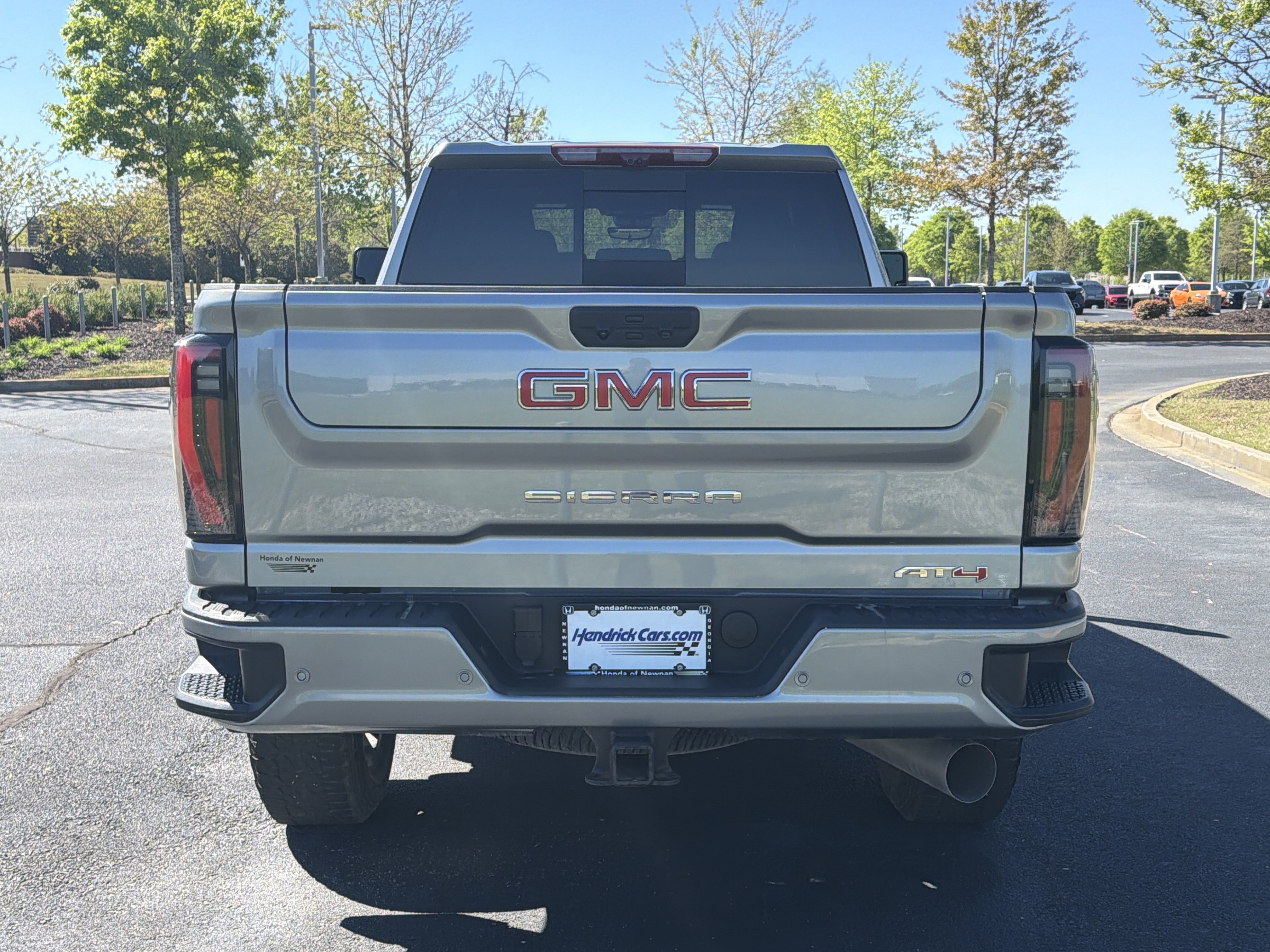 Used 2025 GMC Sierra 2500 AT4 w/ AT4 Premium Plus Package image 9