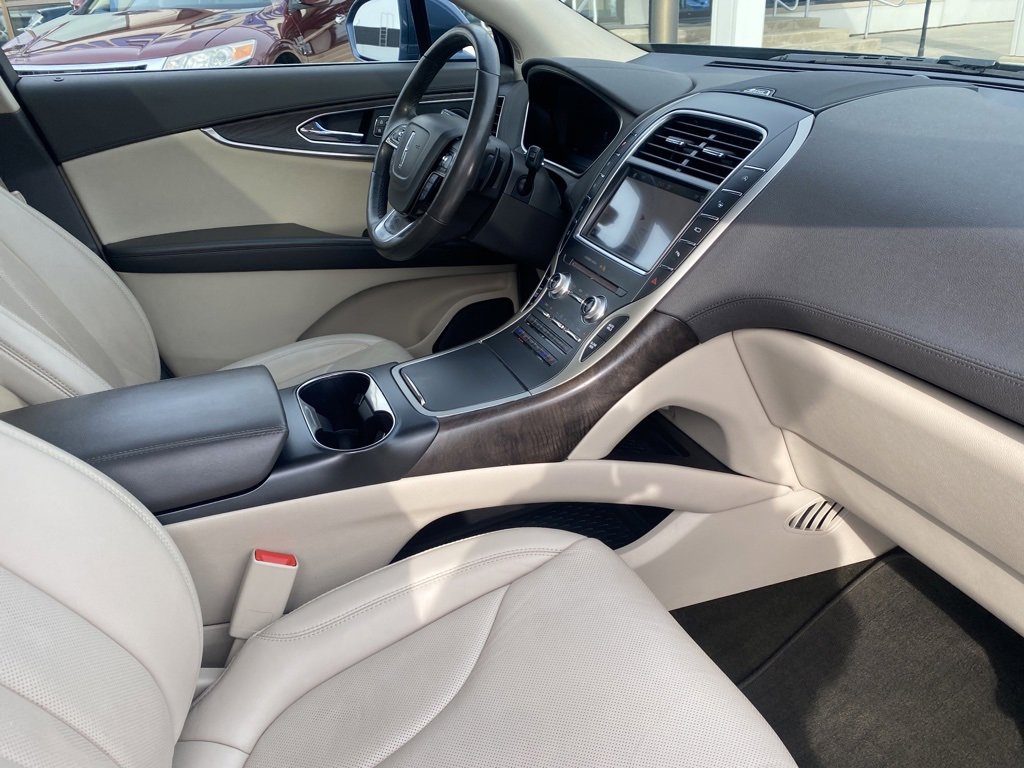 Used 2019 Lincoln Nautilus Reserve image 27